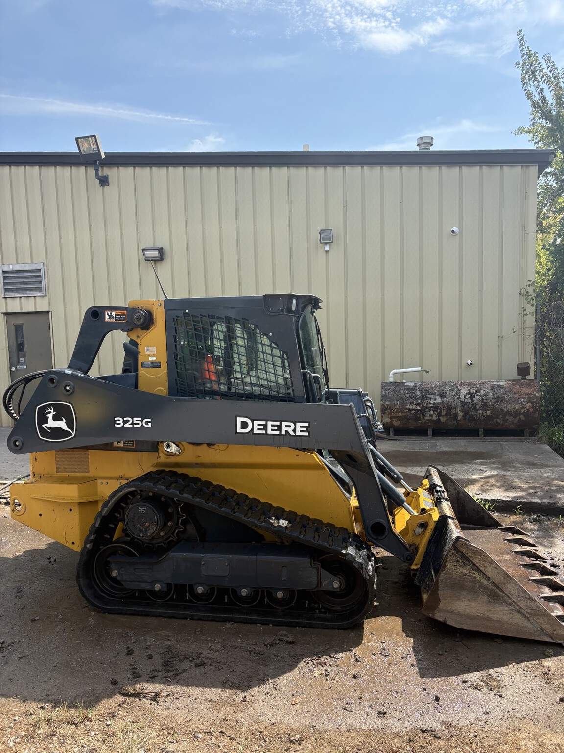 2023 John Deere 325G