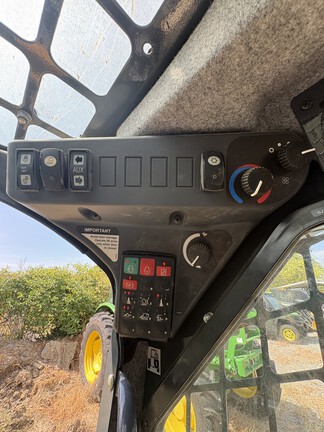 2023 John Deere 325G