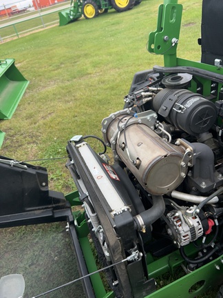 Used 2024 John Deere Z997R Zero Turn Mowers at Horizon Ag & Turf in Westlock, AB - Photo6