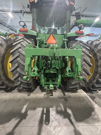 Photo of 2008 John Deere 8330
