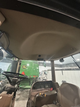 Photo of 2008 John Deere 8330