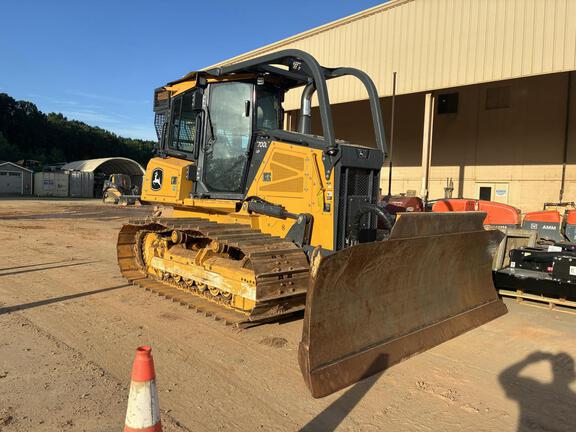 2023 John Deere 700L