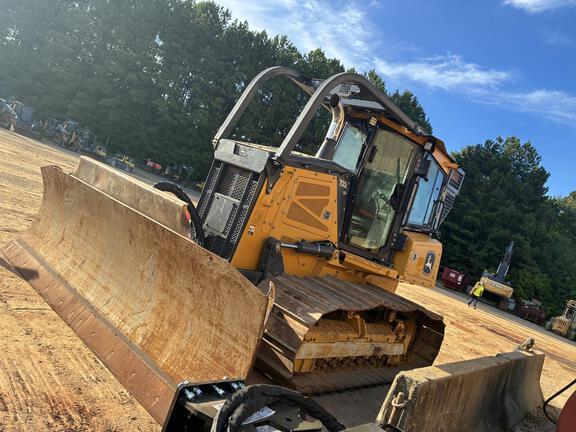 2023 John Deere 700L