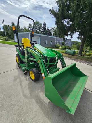 Photo of 2019 John Deere 1025R
