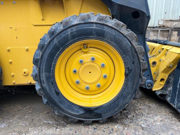 2023 John Deere 318G