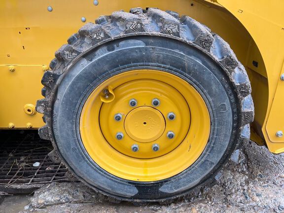 2023 John Deere 318G