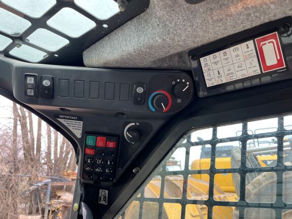 2023 John Deere 318G