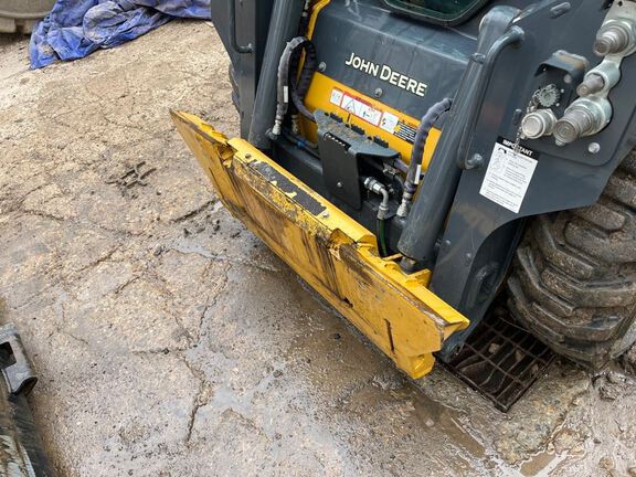 2023 John Deere 318G