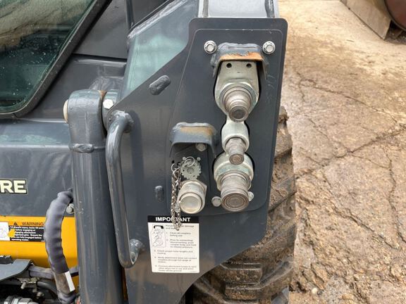 2023 John Deere 318G
