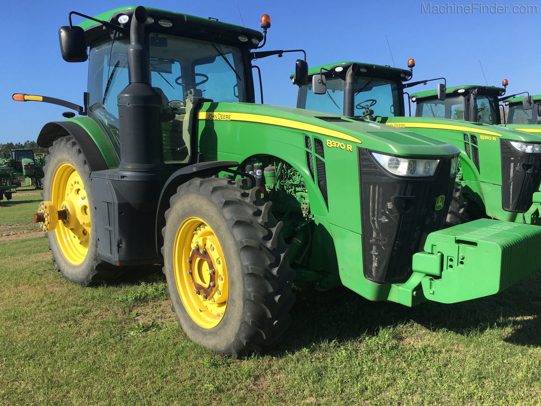 2015 John Deere 8370R Image 2
