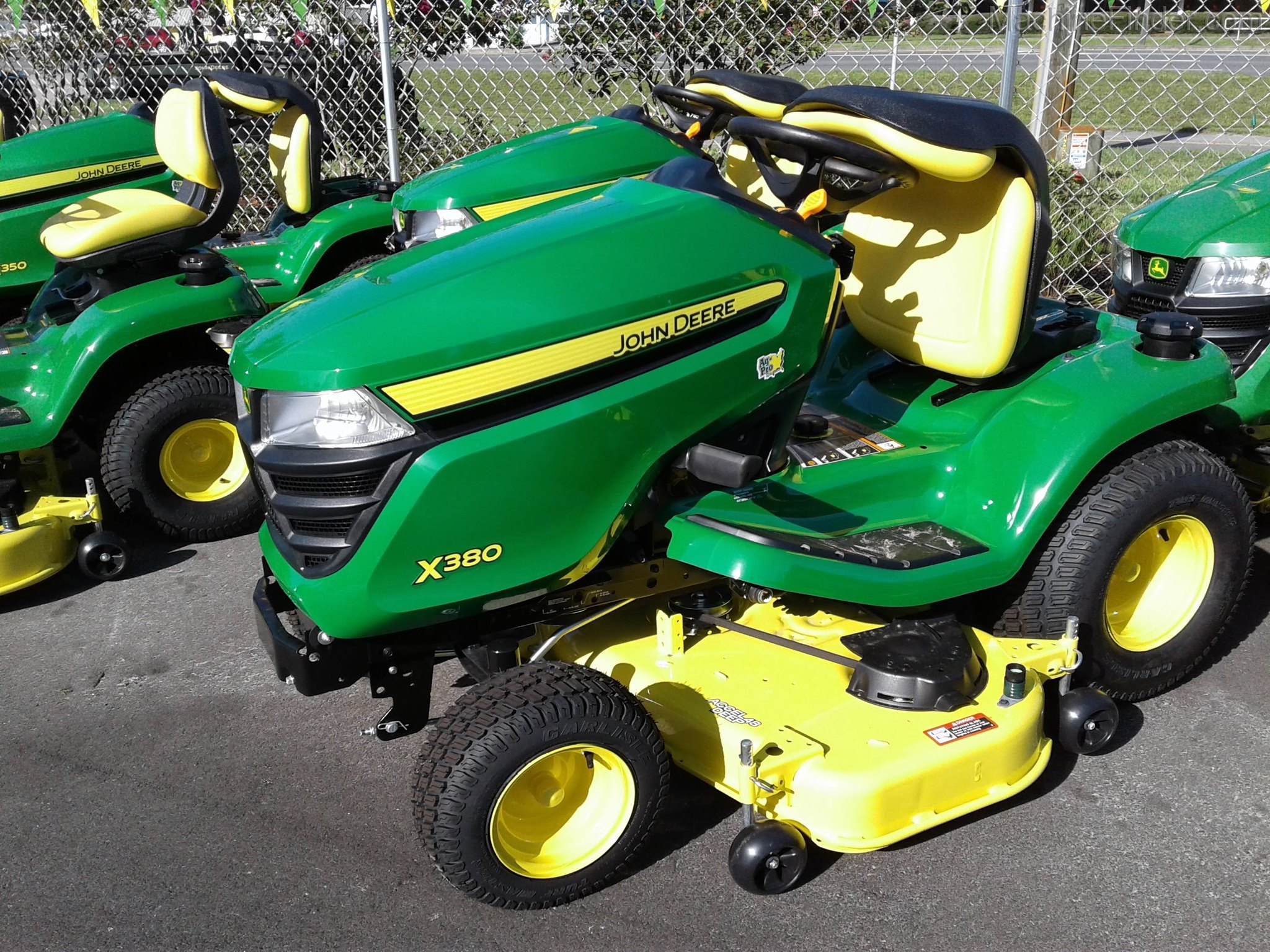 2020 John Deere X380 Image 1