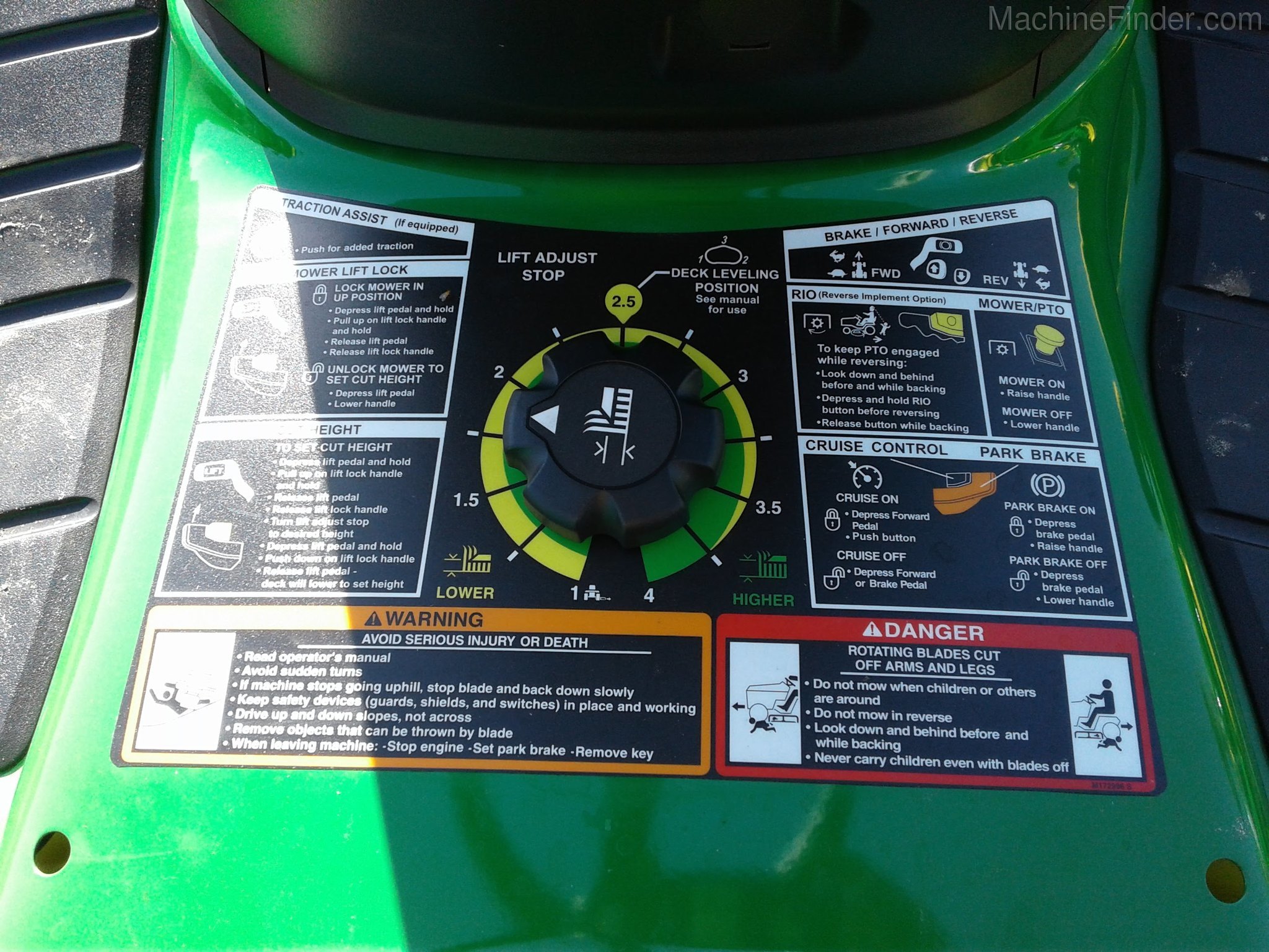 2020 John Deere X380 Image 5