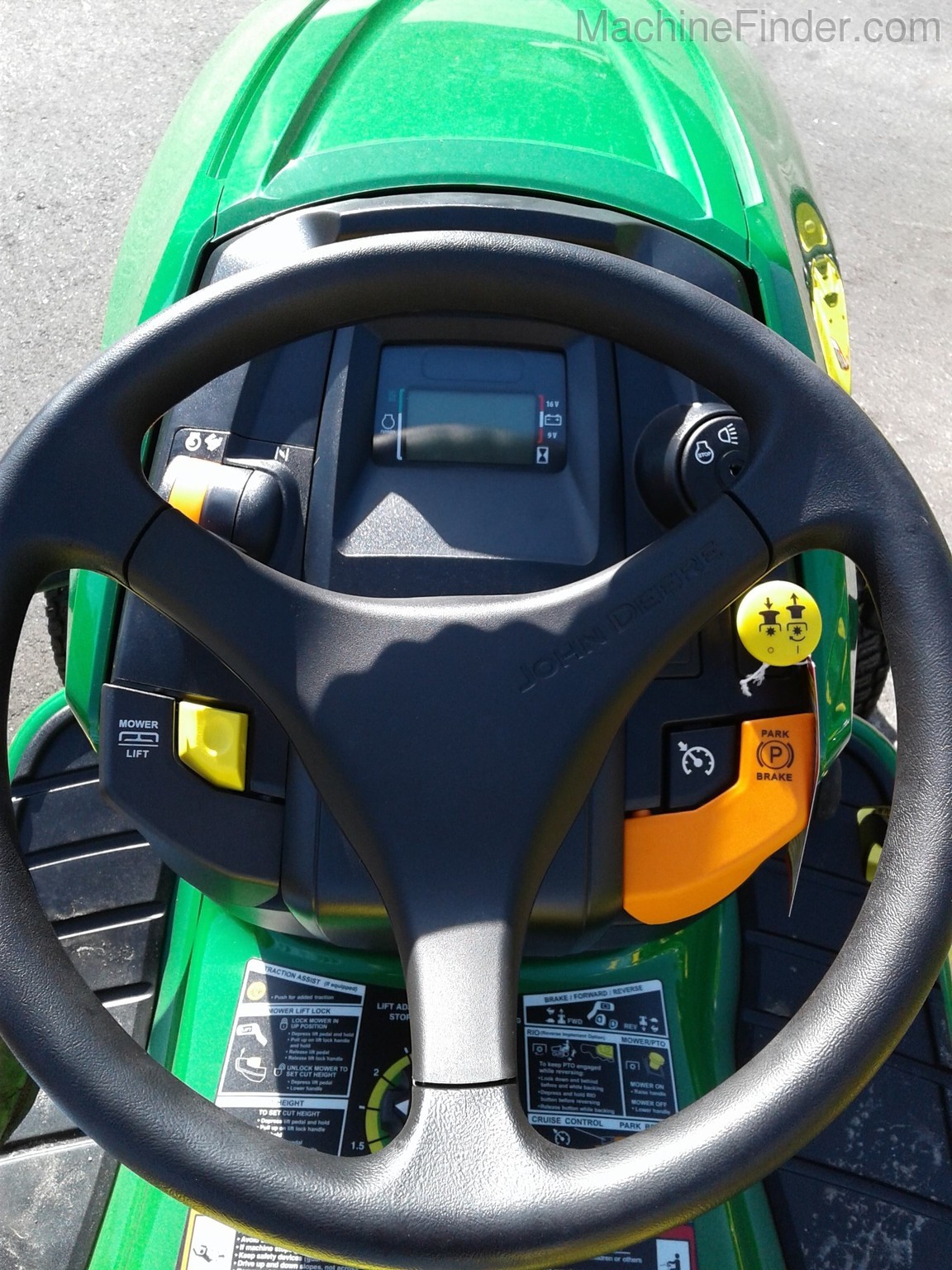 2020 John Deere X380 Image 4