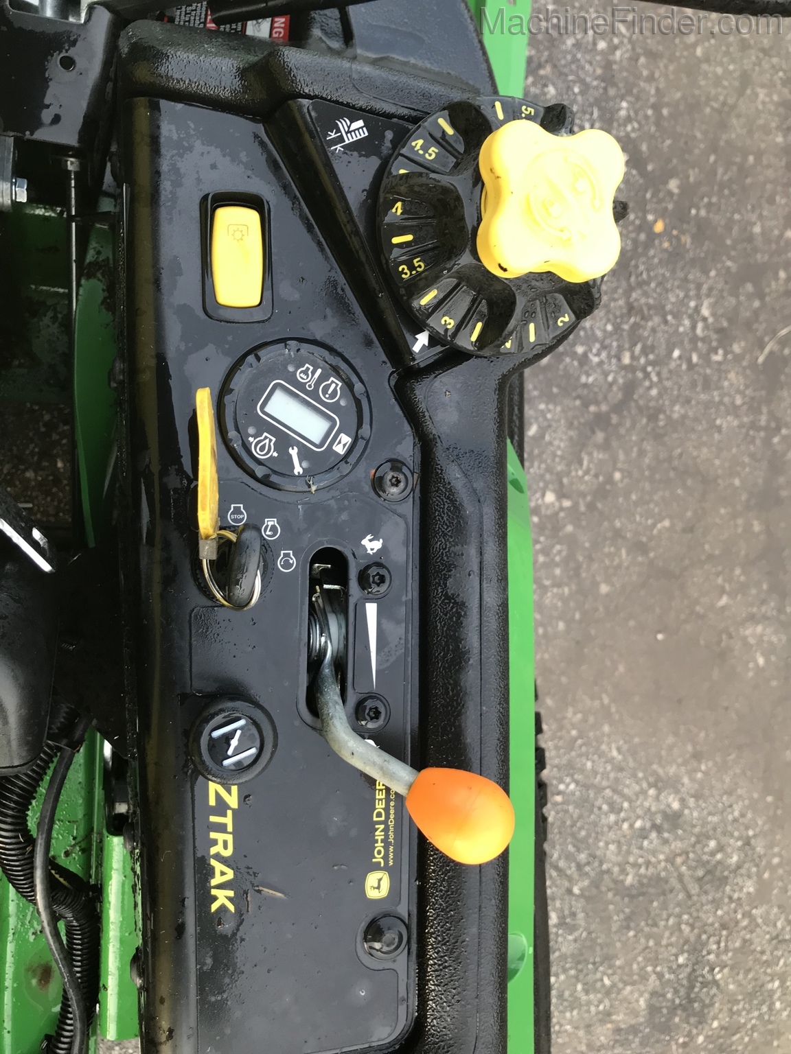 2019 John Deere Z920M Image 9