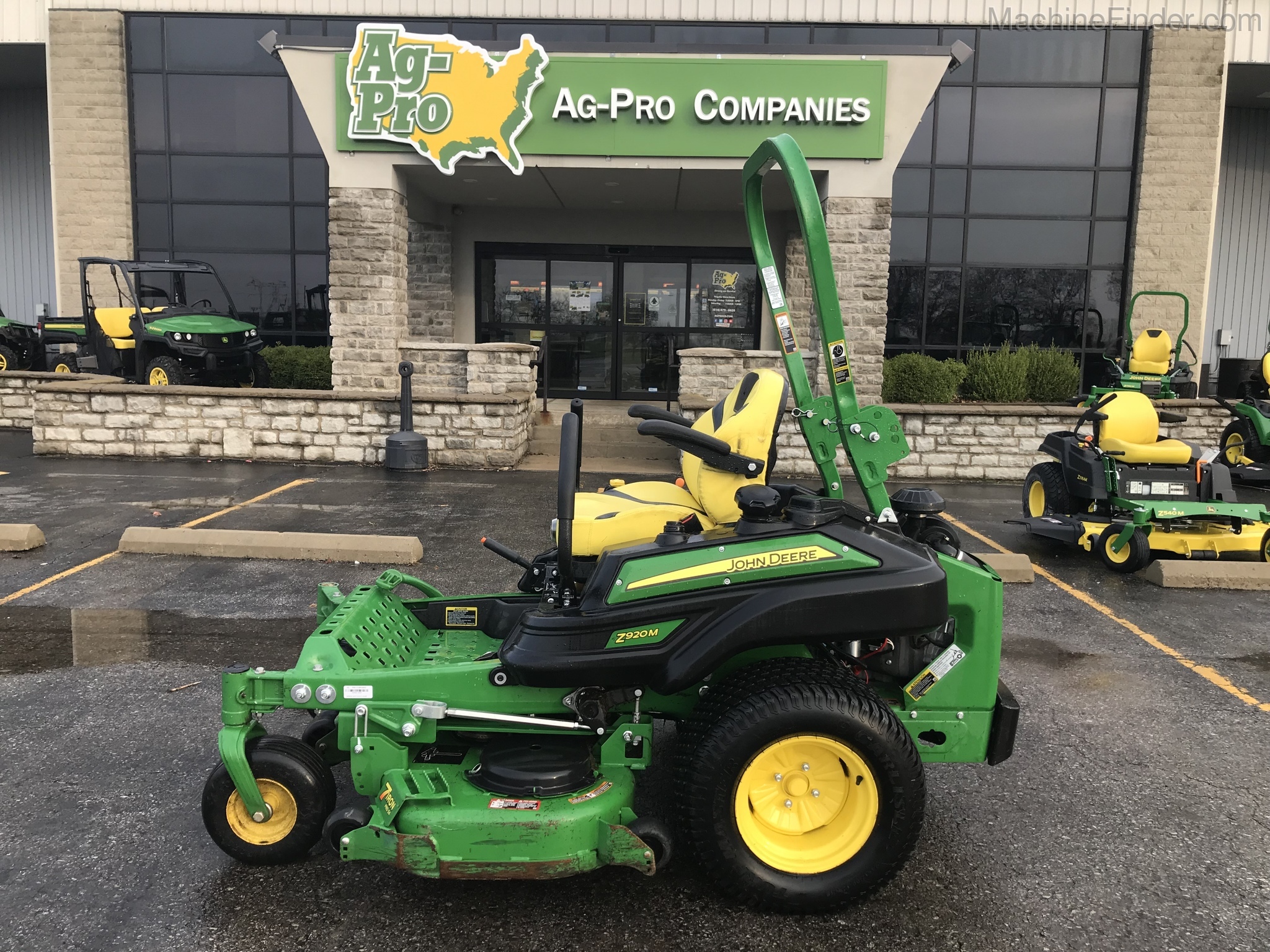 2019 John Deere Z920M Image 2