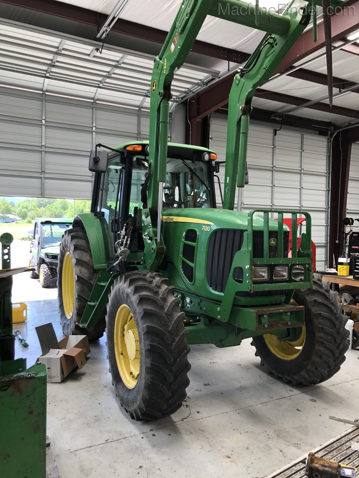 2009 John Deere 7130 Image 2