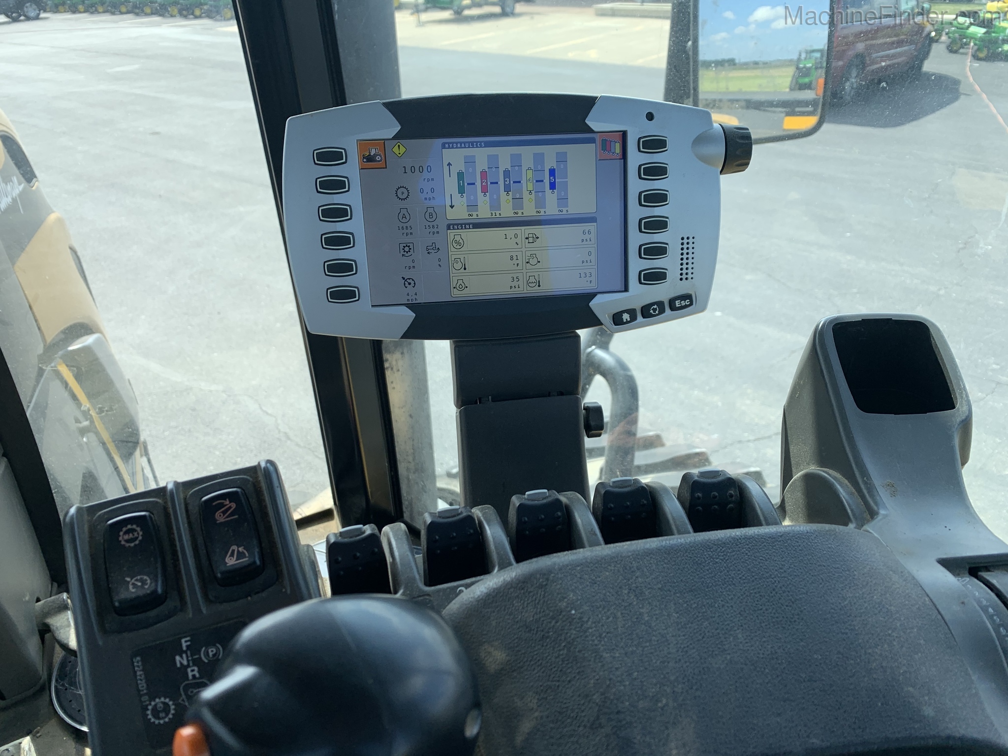 2012 Challenger MT765C Image 6