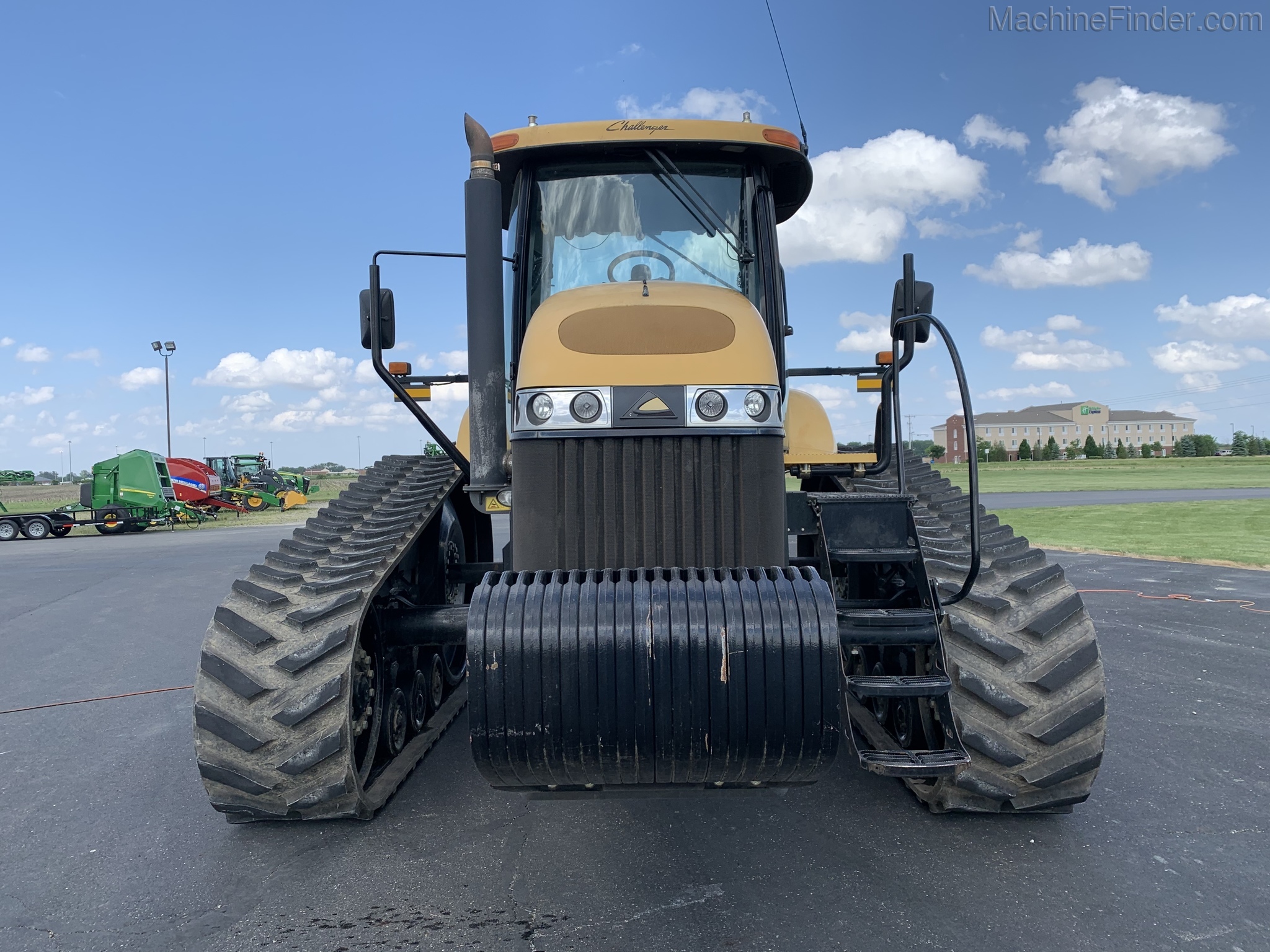 2012 Challenger MT765C Image 4