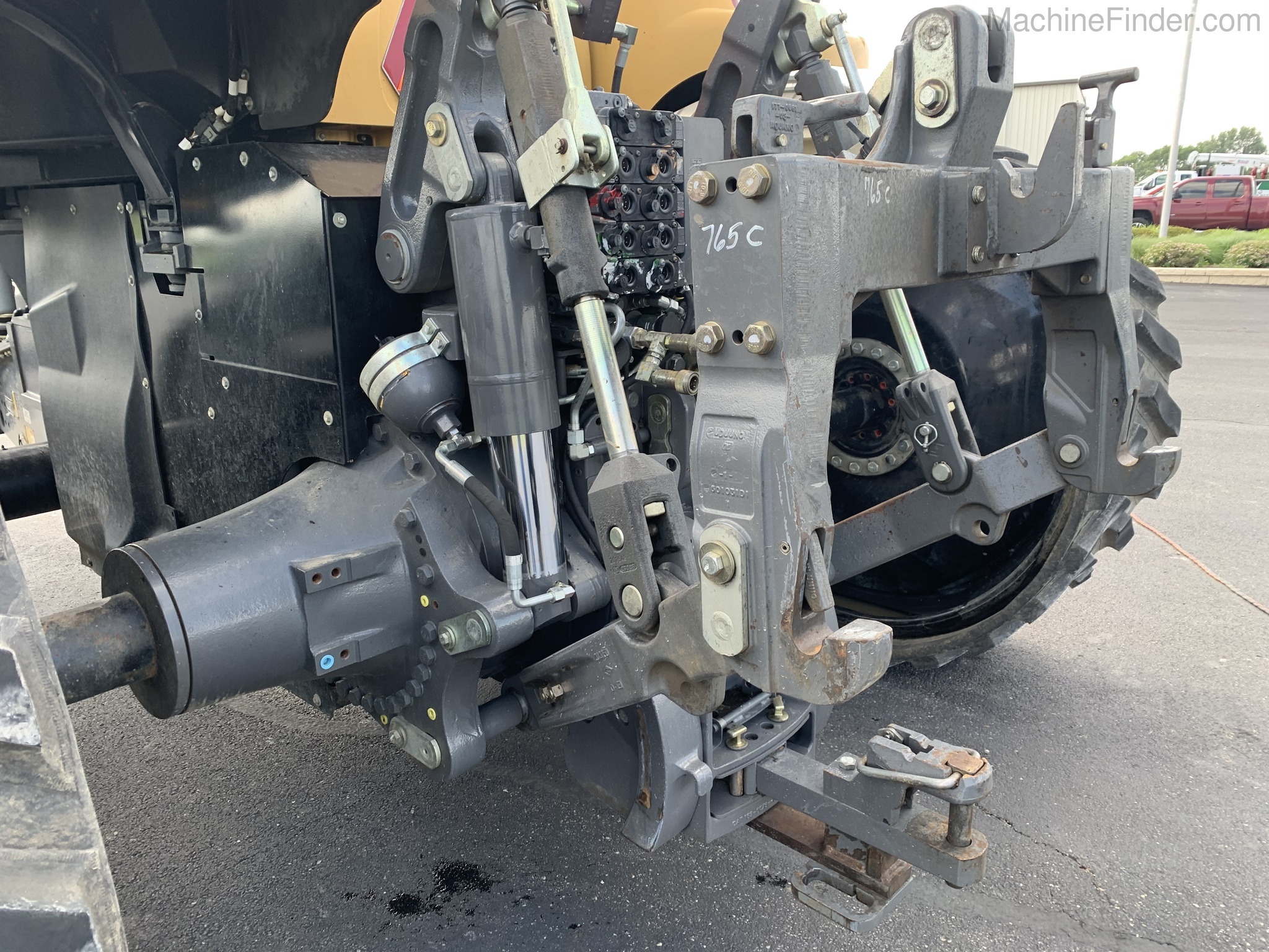 2012 Challenger MT765C Image 16