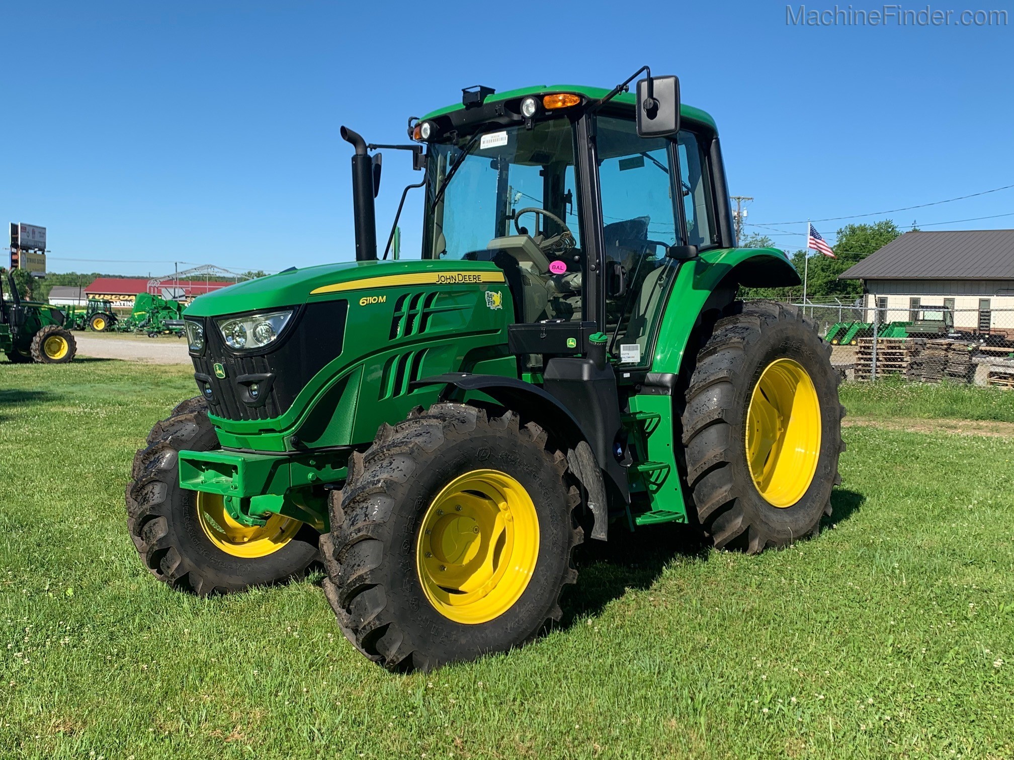 2018 John Deere 6110M Image 1