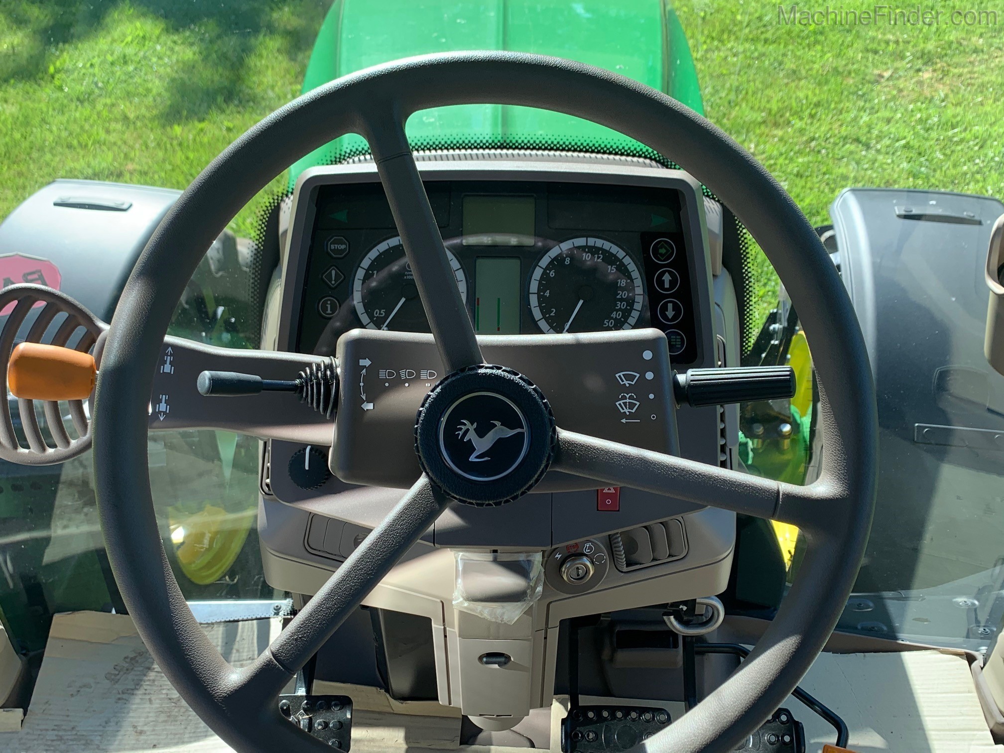 2018 John Deere 6110M Image 12