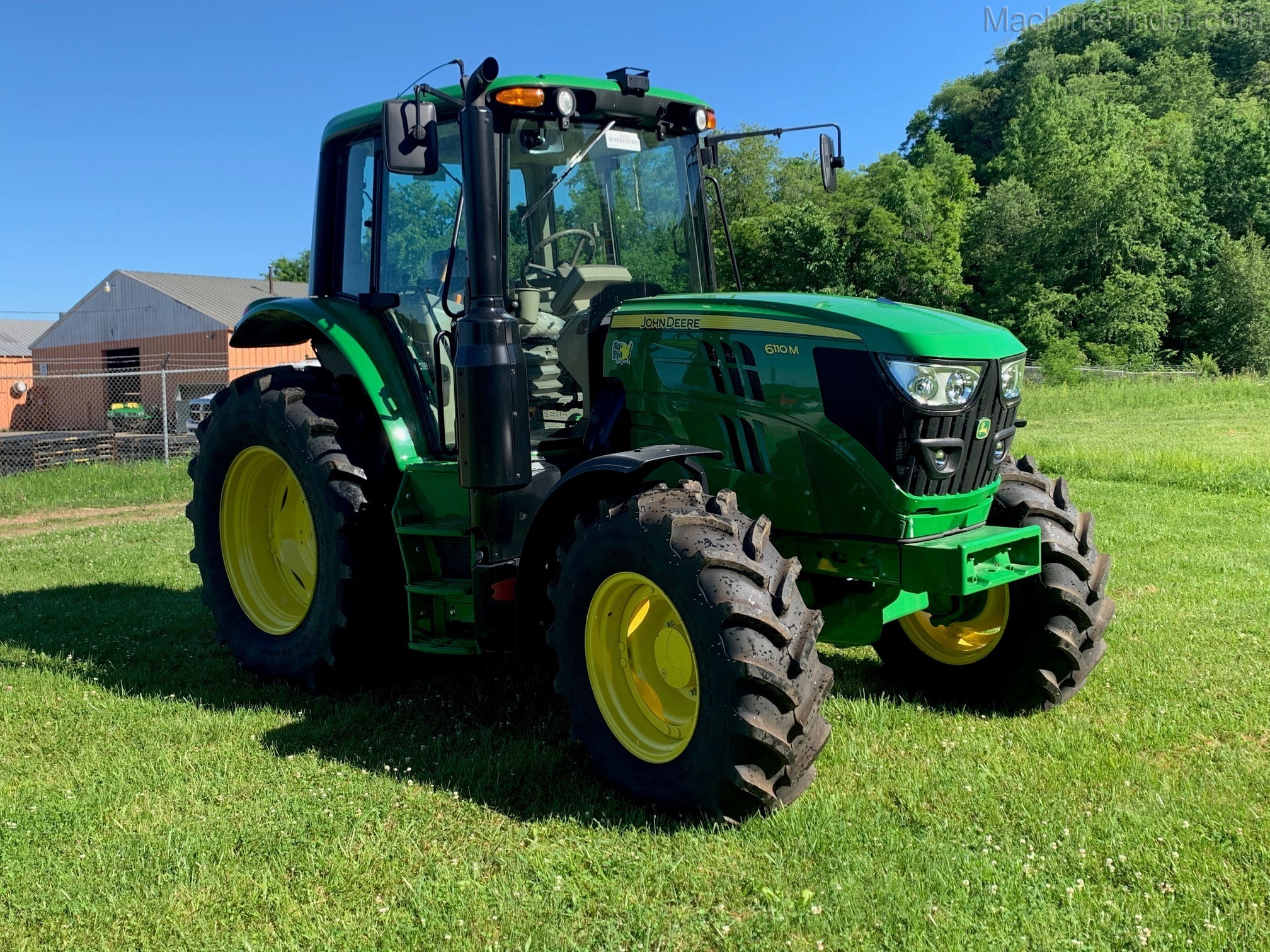 2018 John Deere 6110M Image 8