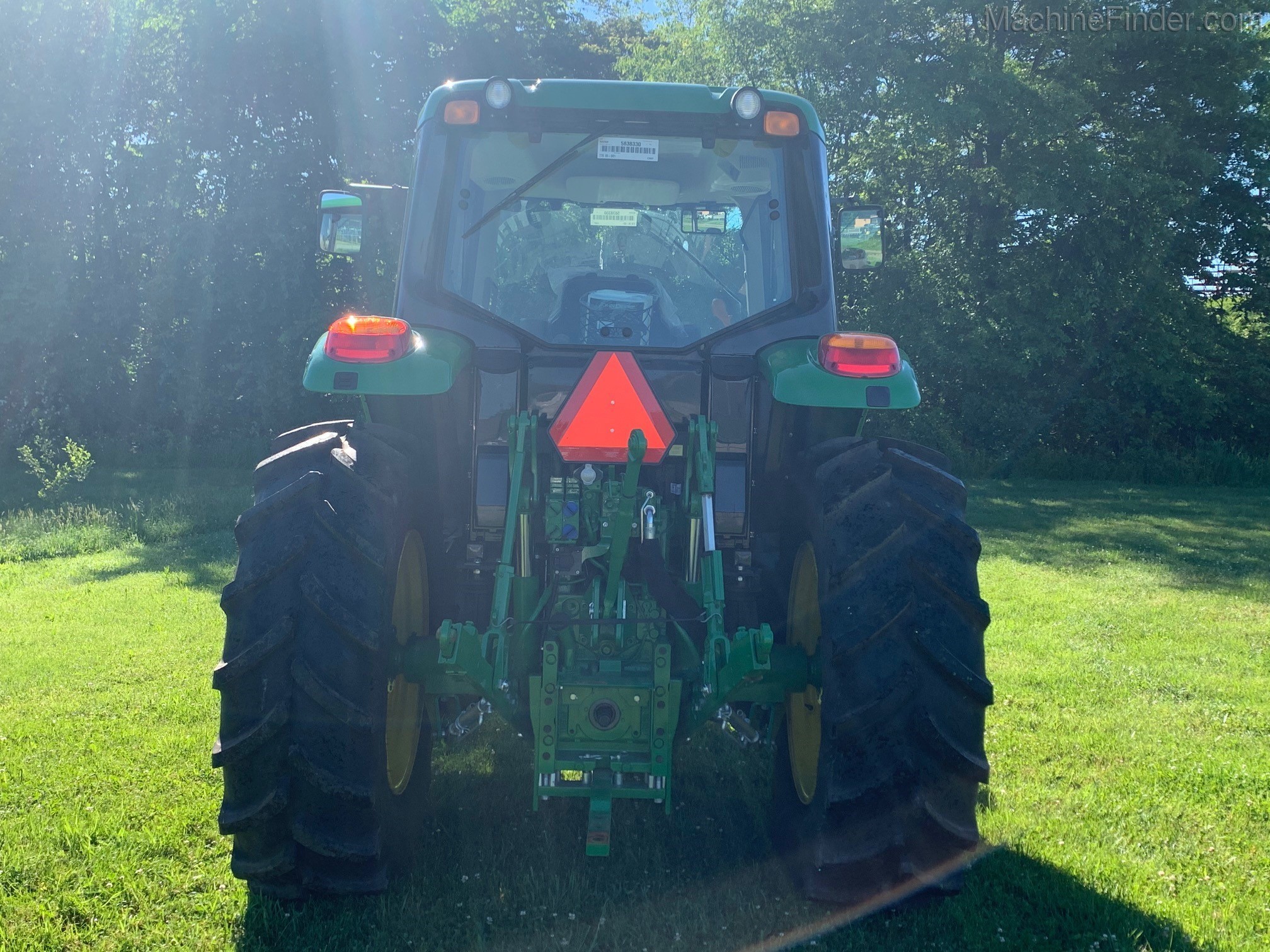 2018 John Deere 6110M Image 4