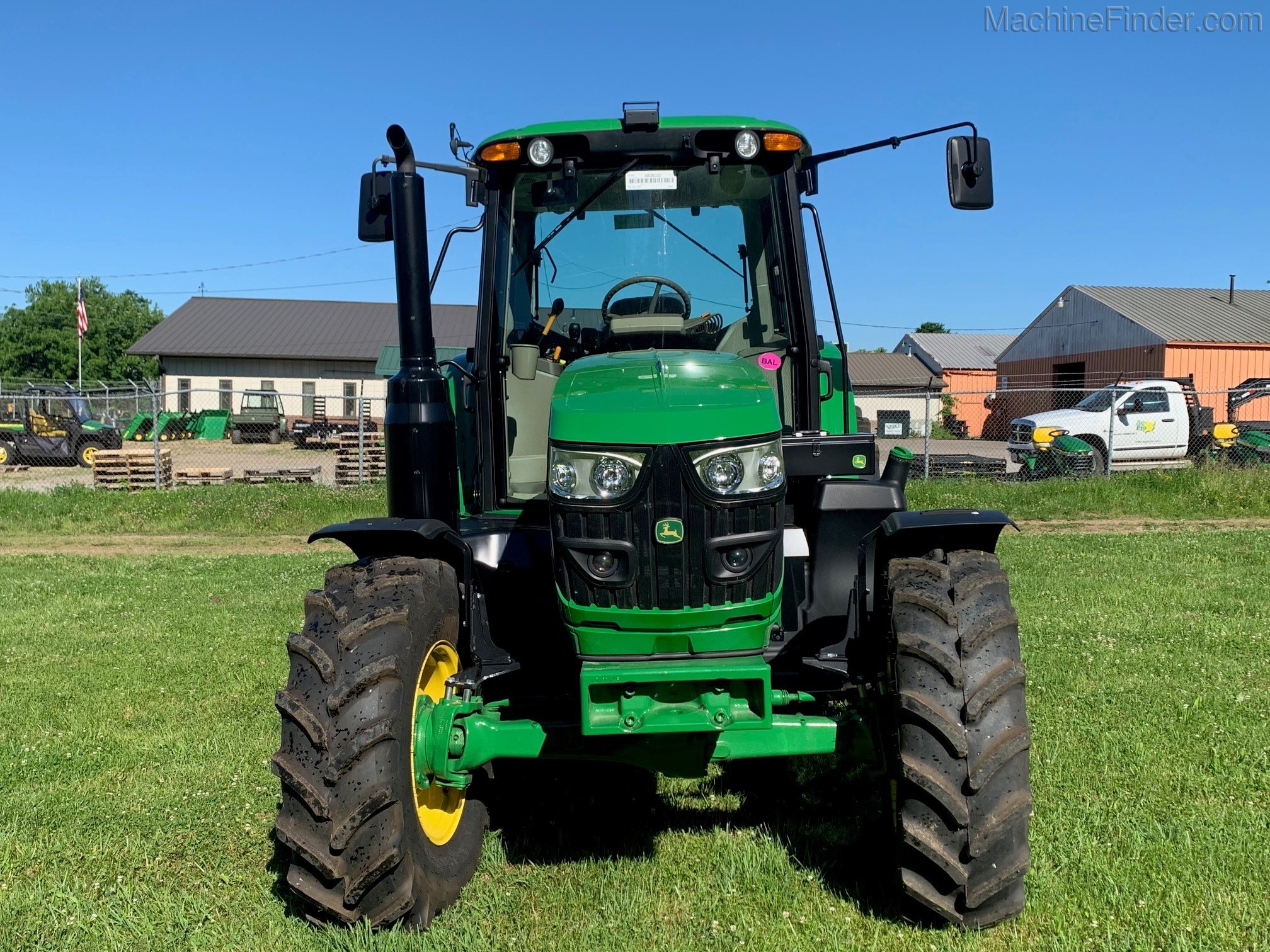 2018 John Deere 6110M Image 9