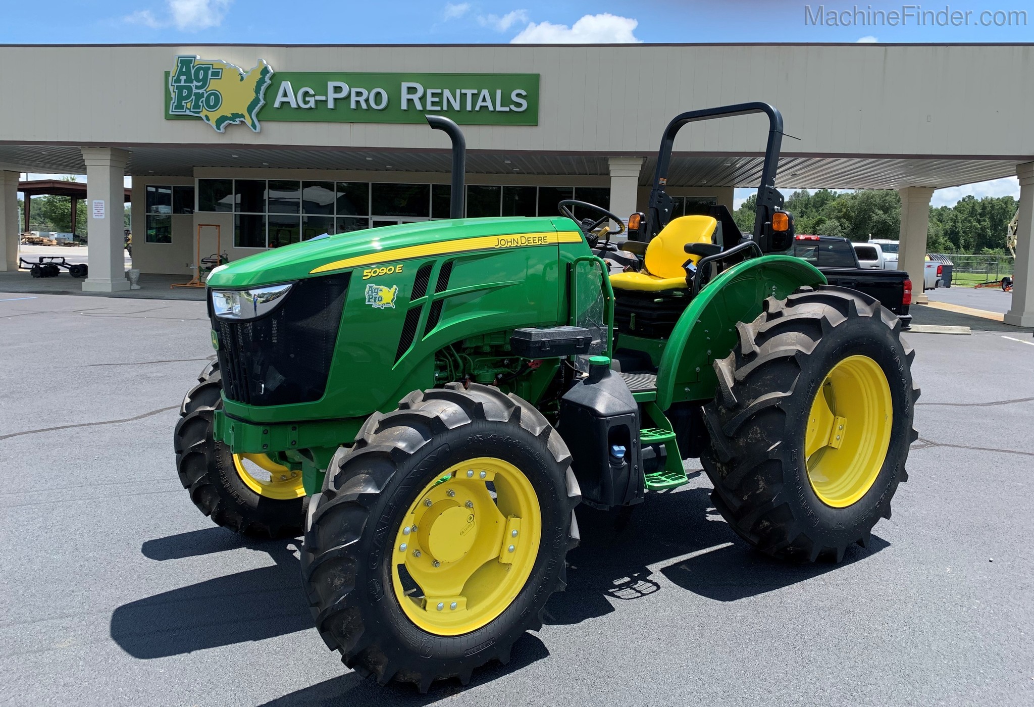 2019 John Deere 5090E Image 1