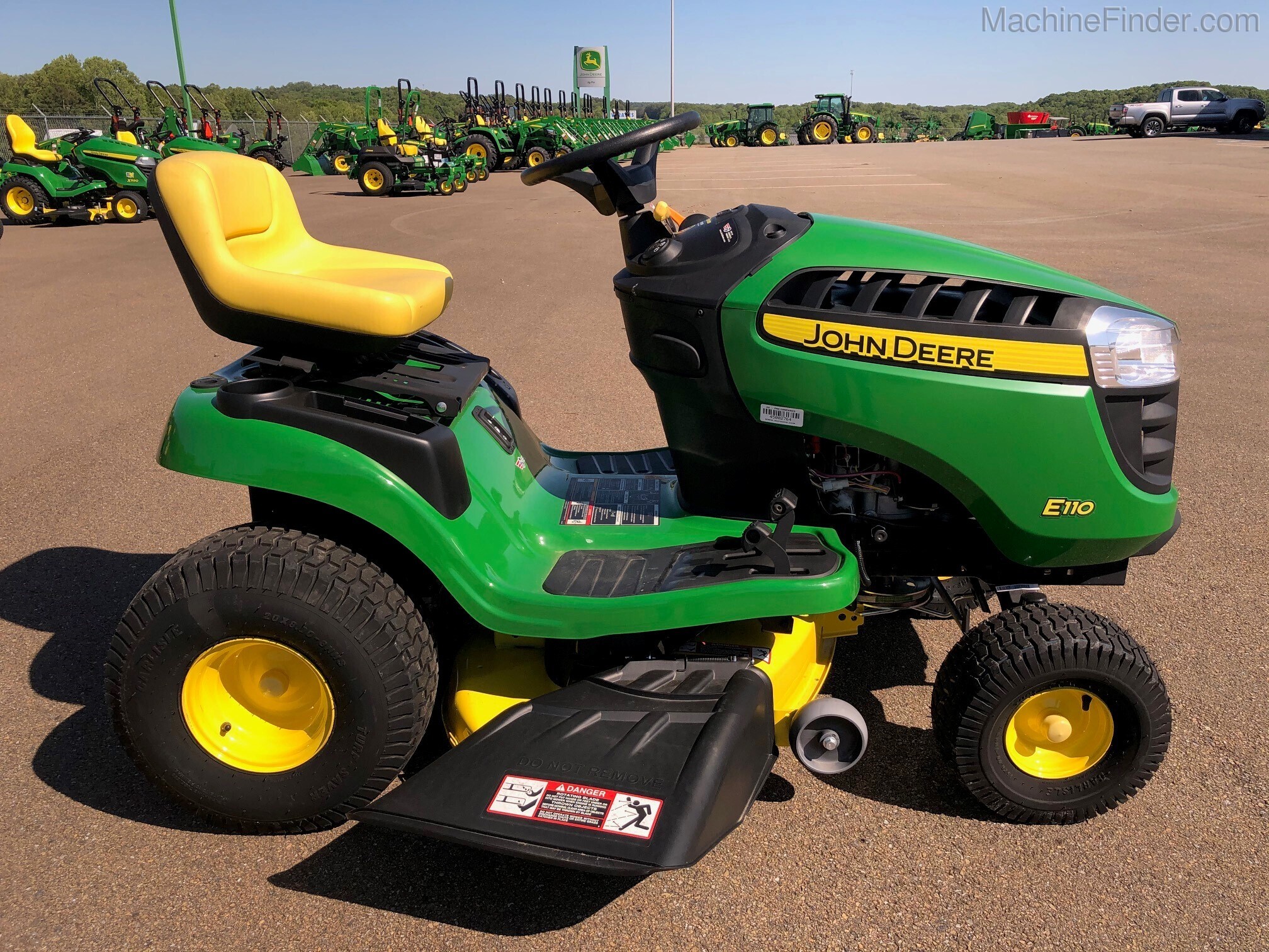 2020 John Deere E110 Image 3