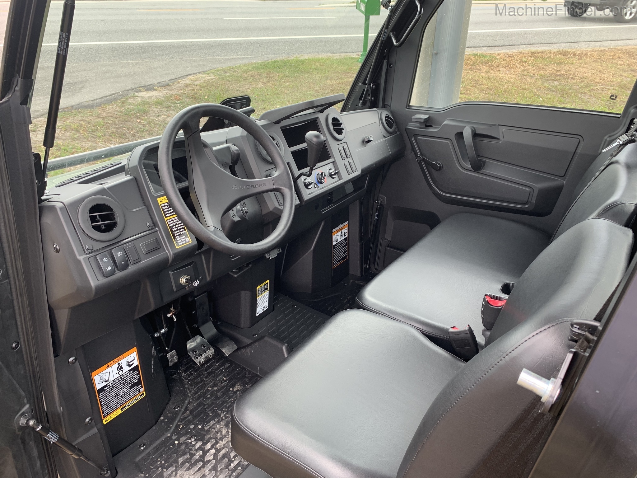 2020 John Deere 835M Image 5