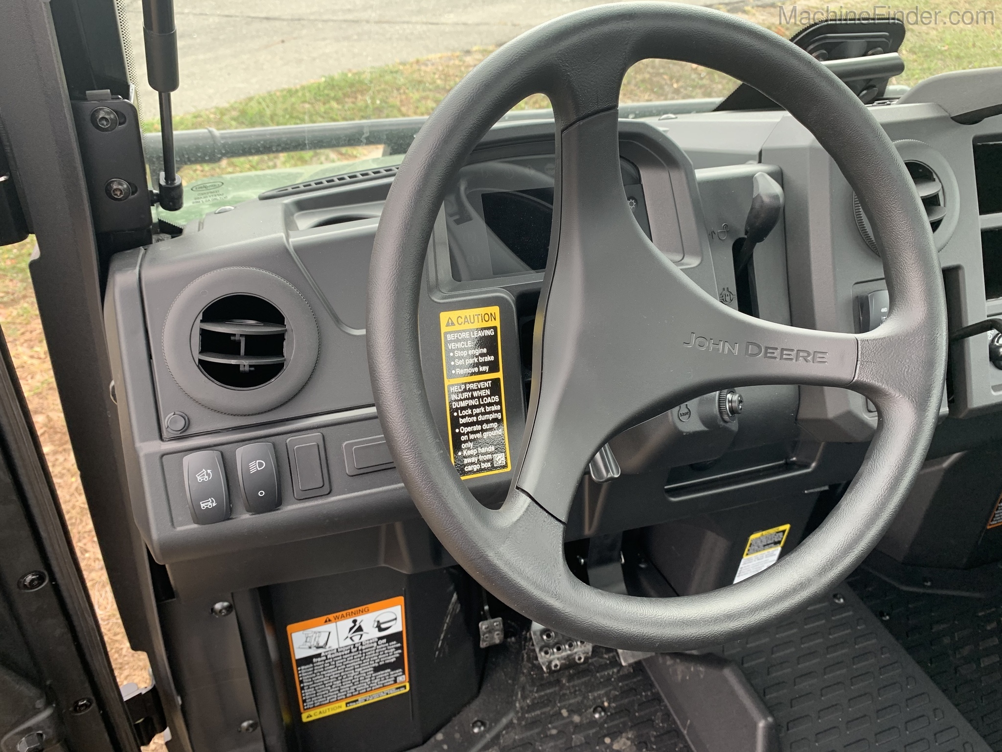 2020 John Deere 835M Image 6