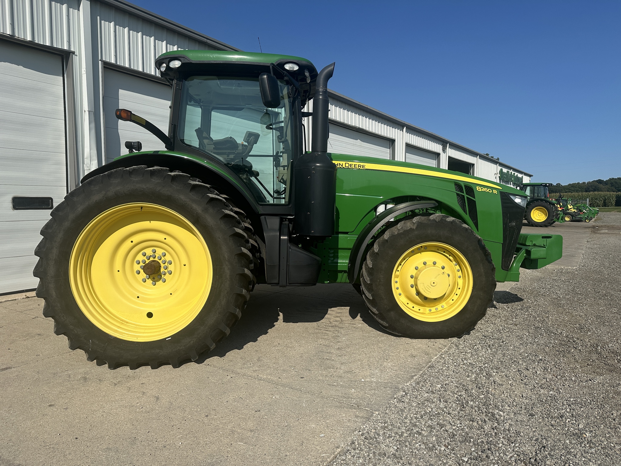 2013 John Deere 8260R Image 5