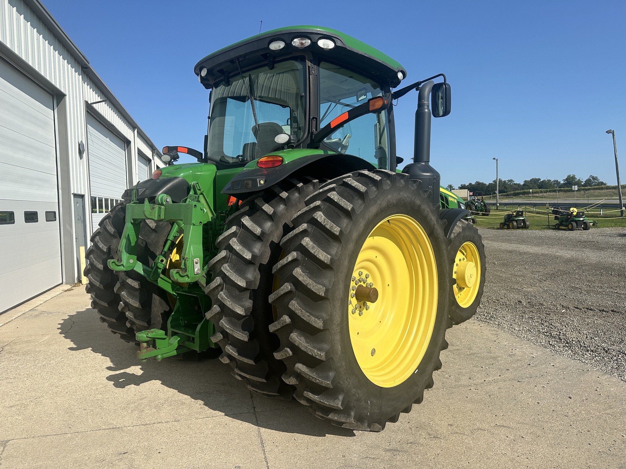 2013 John Deere 8260R Image 6