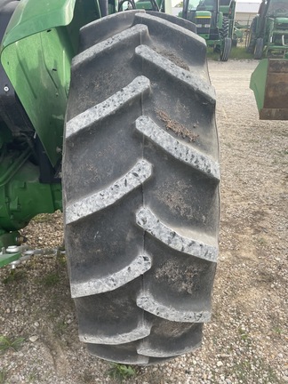 2016 John Deere 5075E Image 5