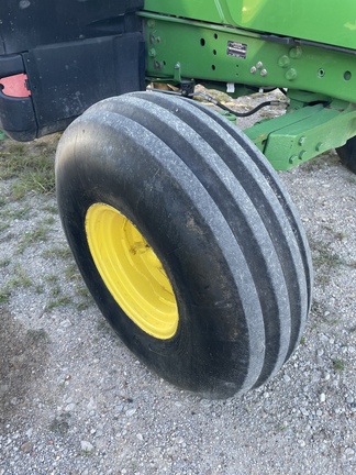 2016 John Deere 6110M Image 4