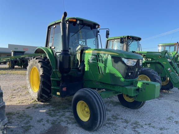 2016 John Deere 6110M Image 2