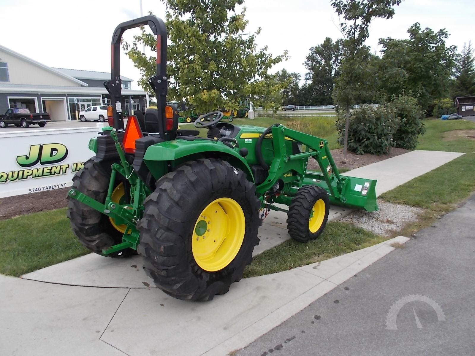 2023 John Deere 4044R Image 2