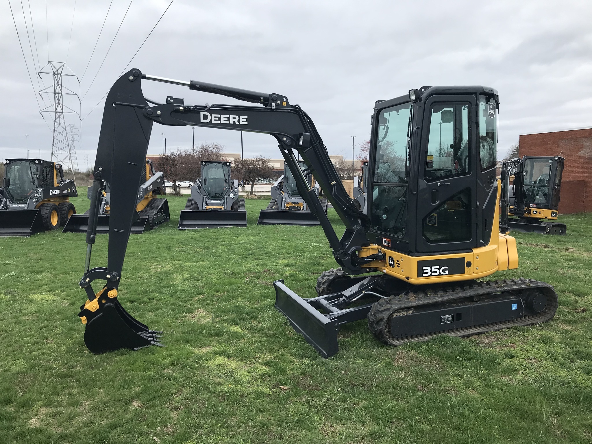 2023 John Deere 35G Image 7