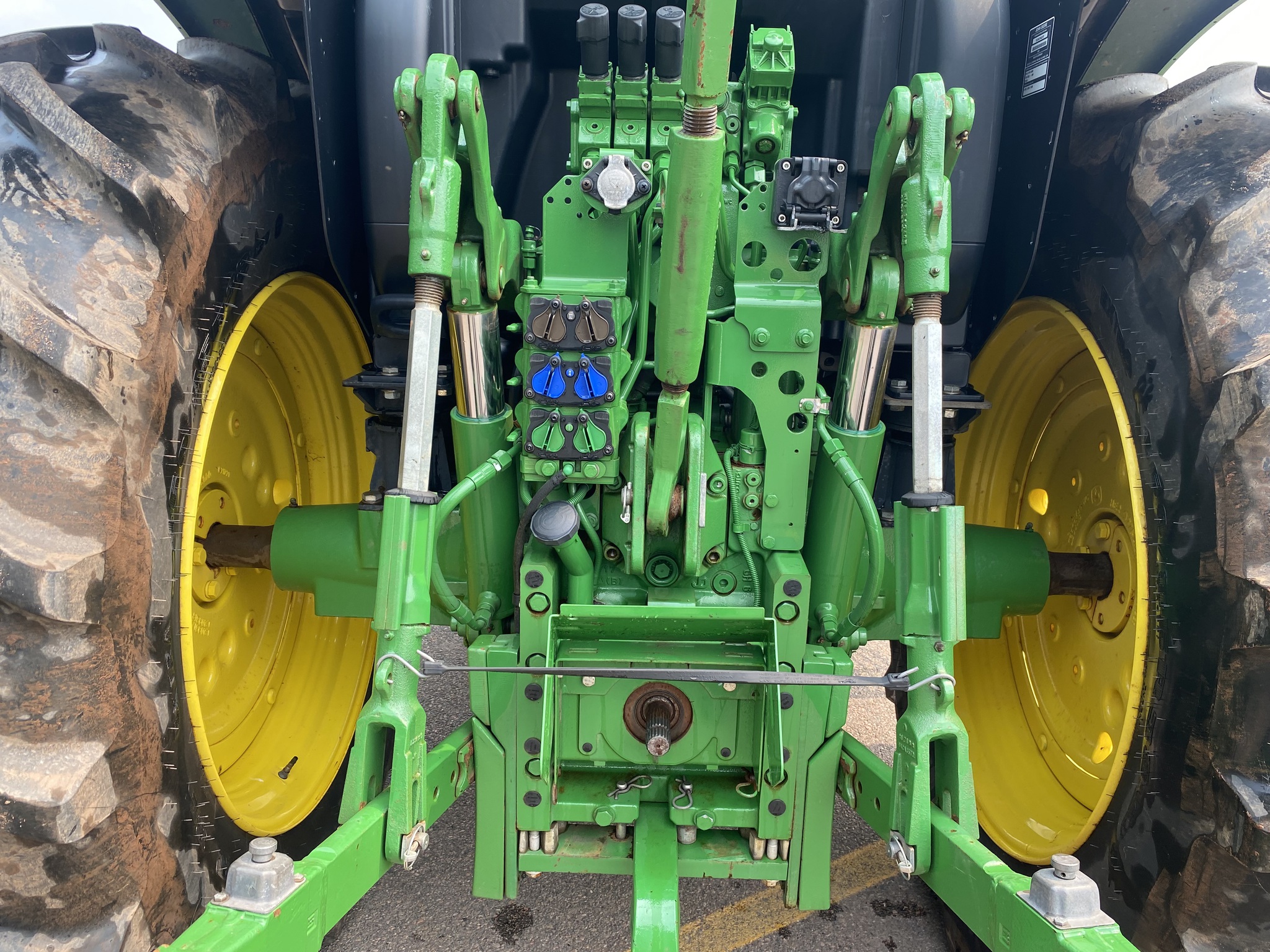 2022 John Deere 6130R Image 18