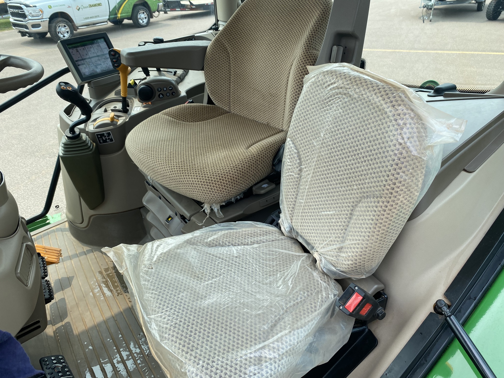 2022 John Deere 6130R Image 14