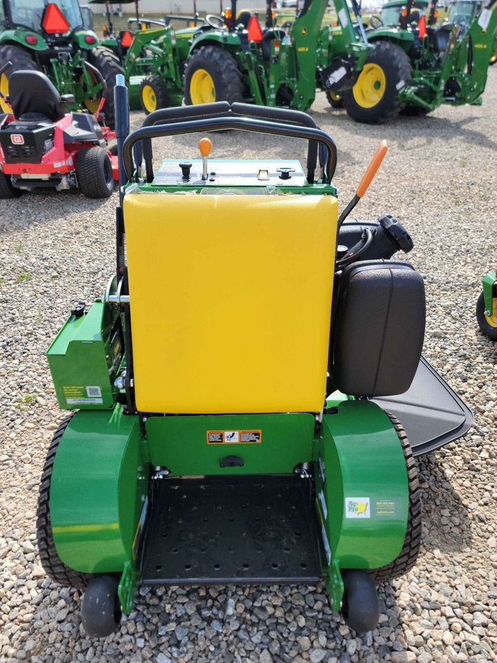 2023 John Deere 636M Image 4