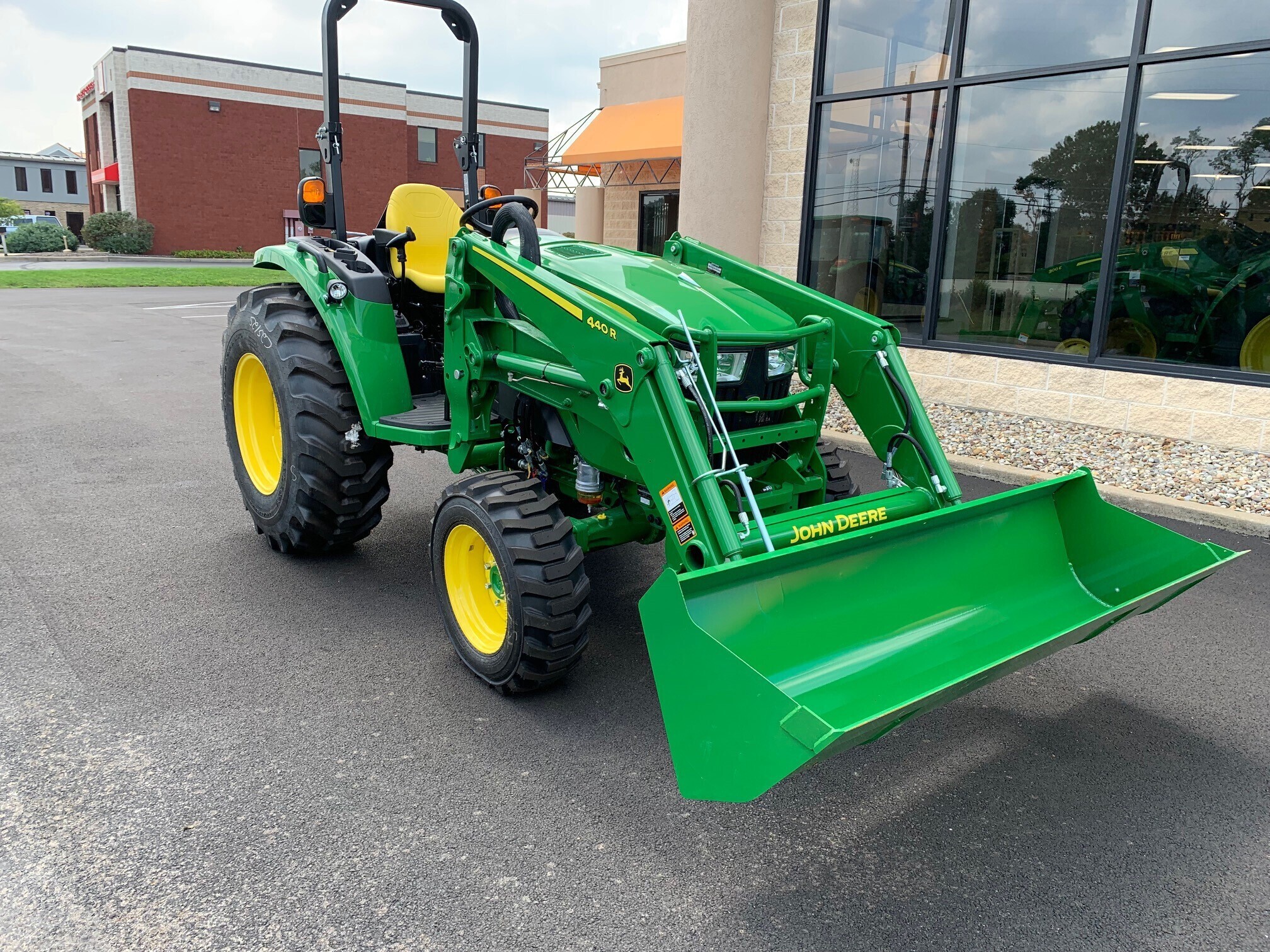 2023 John Deere 4066R Image 1
