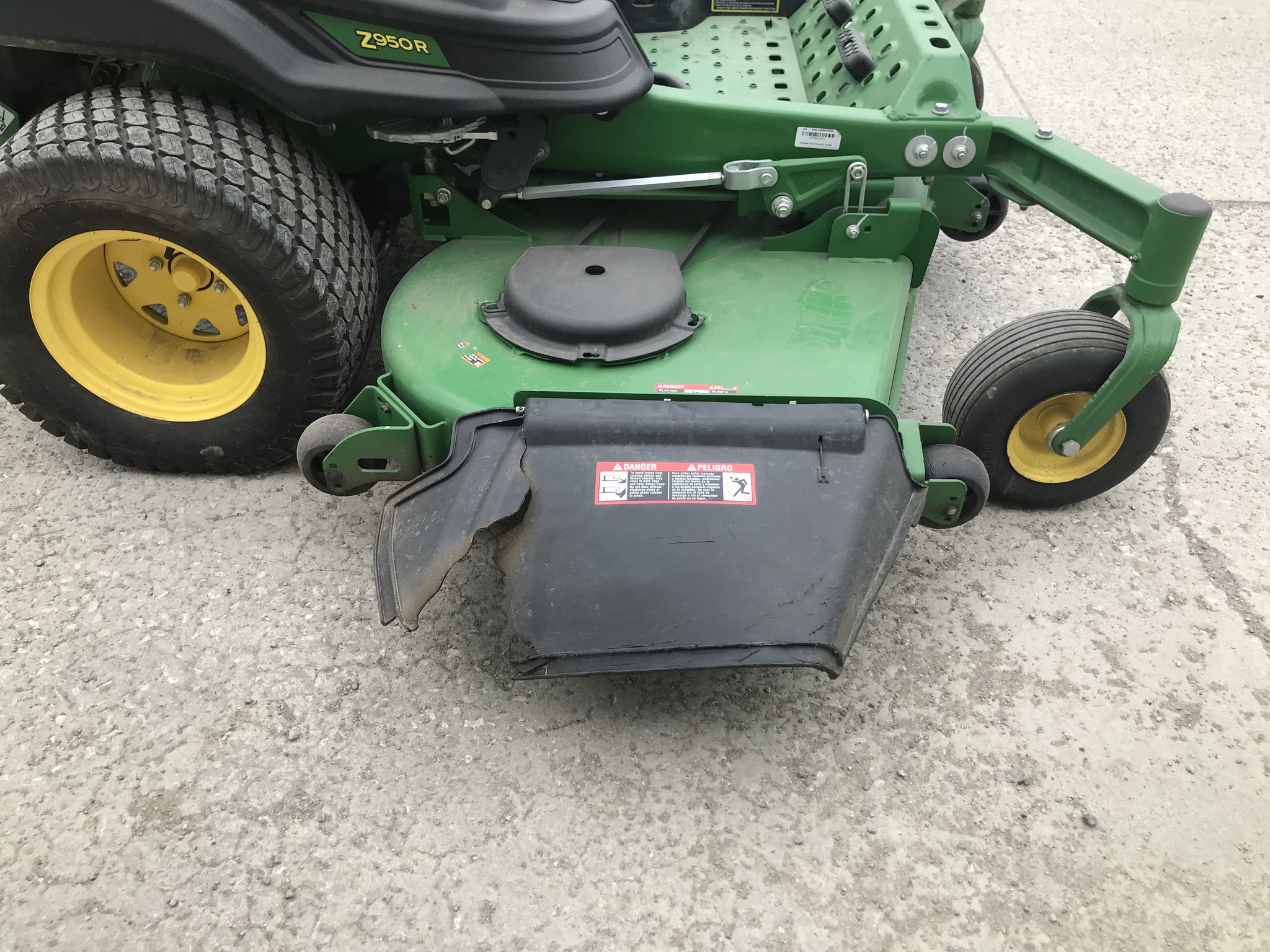 2023 John Deere Z950R Image 6