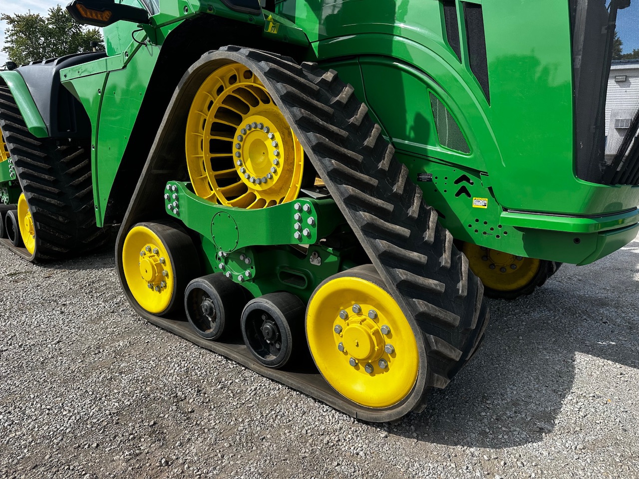  2023 John Deere 9RX 640 at Heritage Tractor in Pontiac, IL
