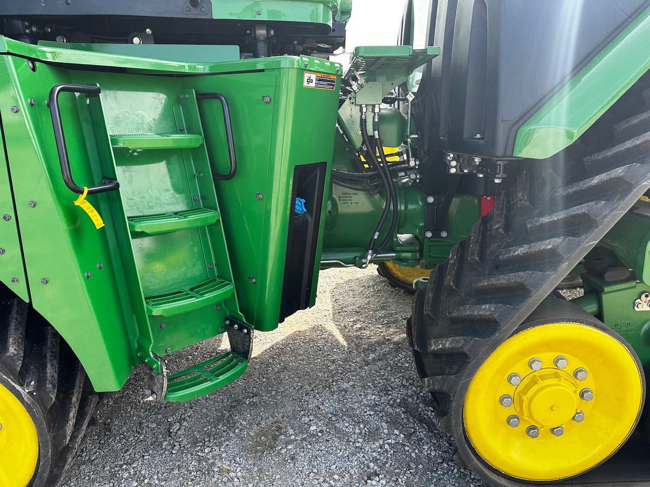  2023 John Deere 9RX 640 at Heritage Tractor in Pontiac, IL