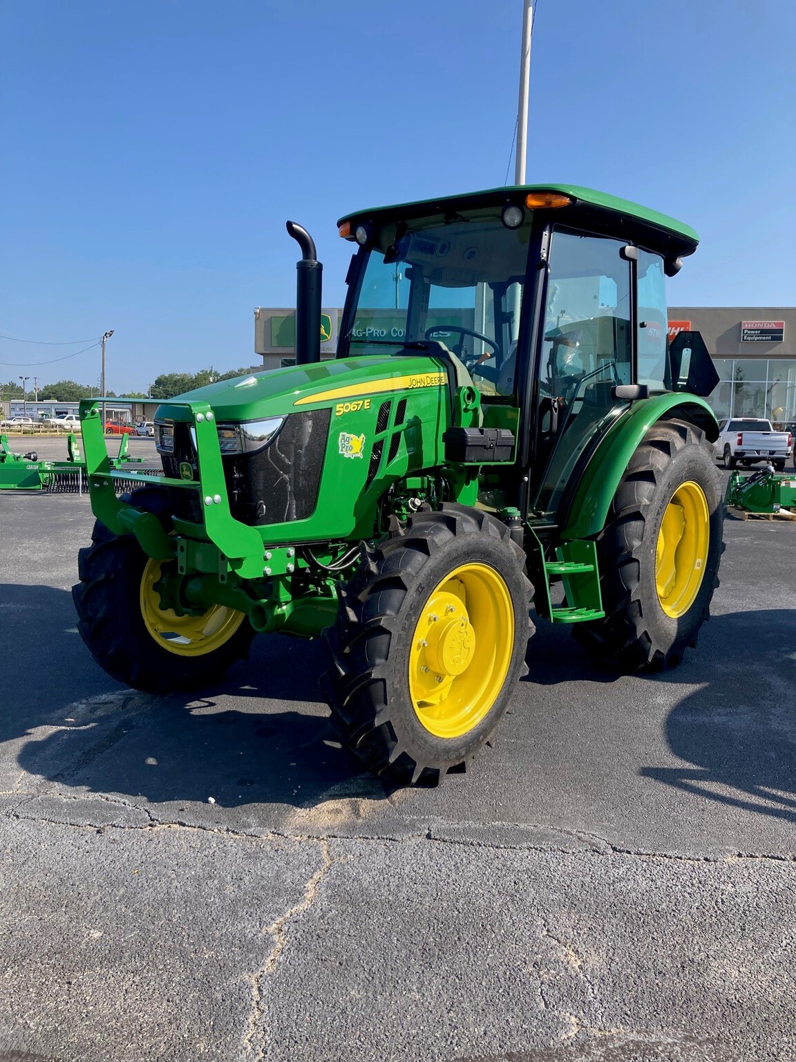 2024 John Deere 5067E Image 2