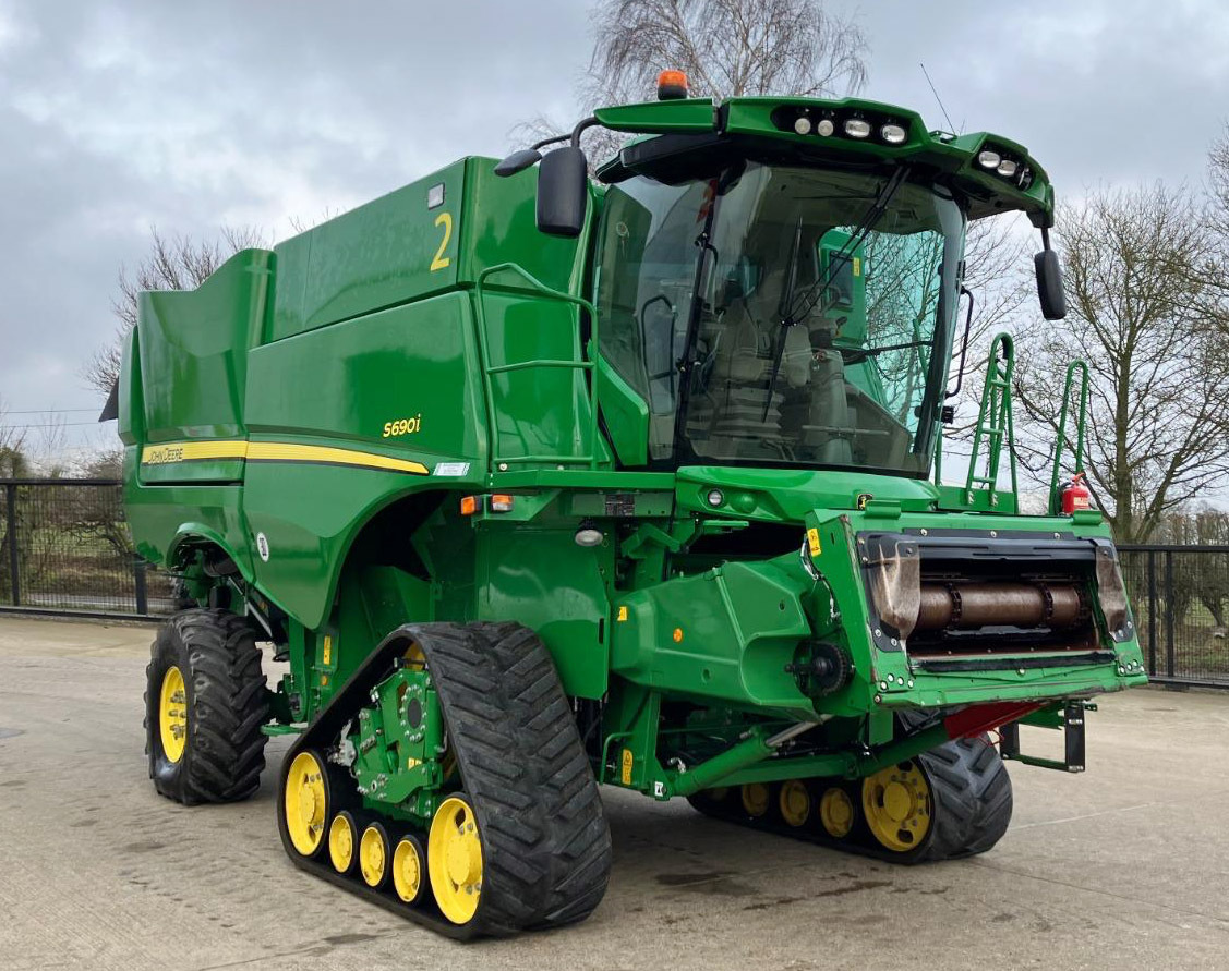 2017 John Deere S690i