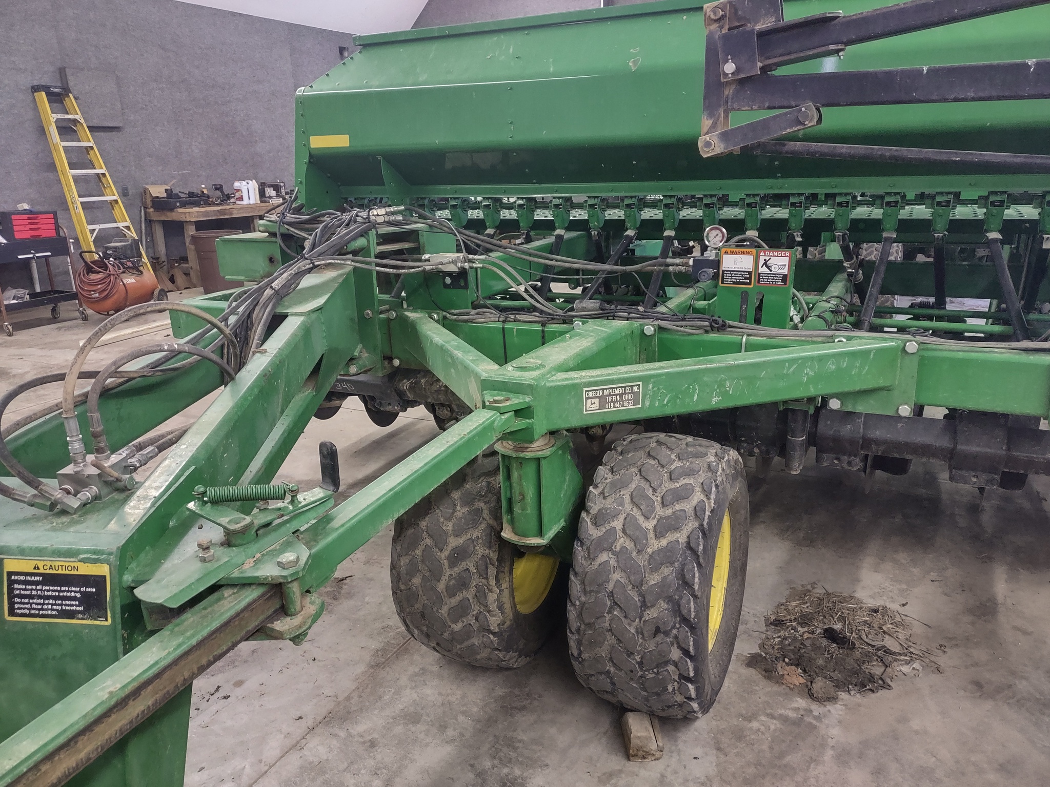 2013 John Deere 1590 Image 12