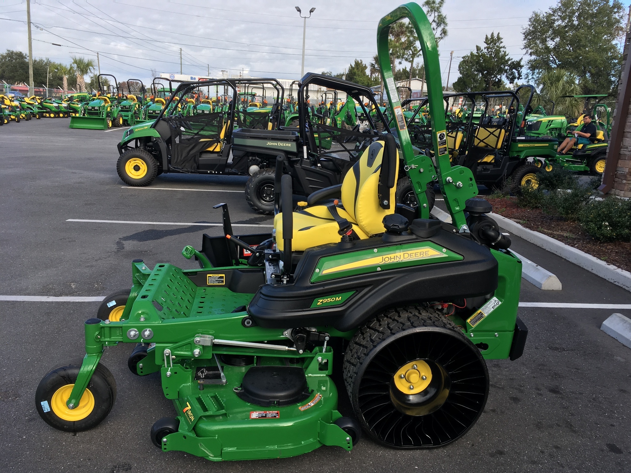 2025 John Deere Z950M Image 1